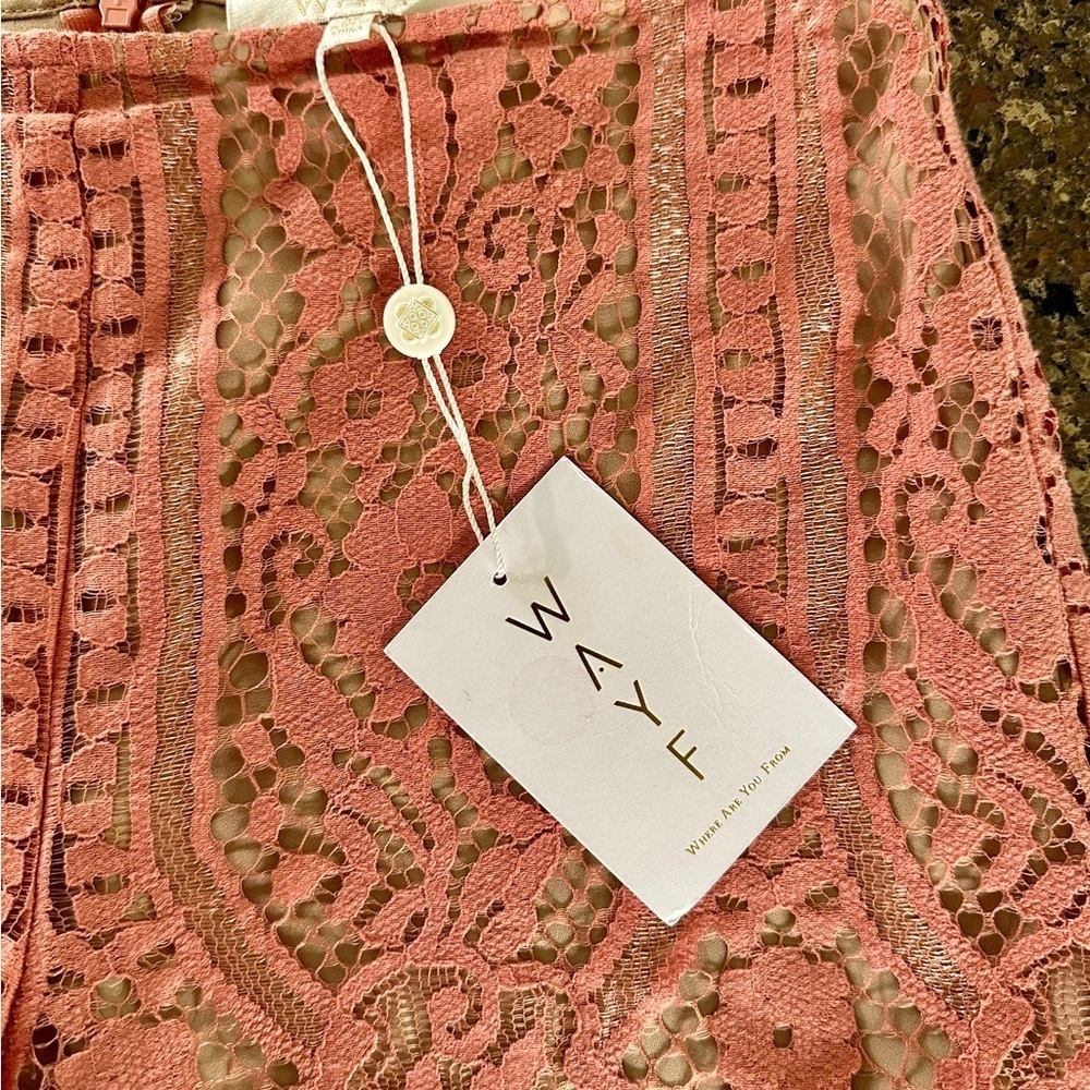 WAYF, WOMENS, NWT, ROSE, LACE SHORTS WITH NUDE UNDERLAY. SIZE XS - Picture 4 of 8